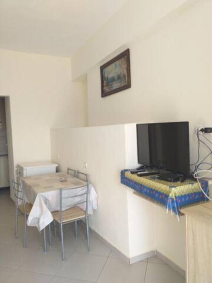 Vasili Sunstay Apartments Sarandë Buitenkant foto