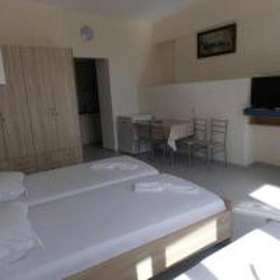 Vasili Sunstay Apartments Sarandë Buitenkant foto